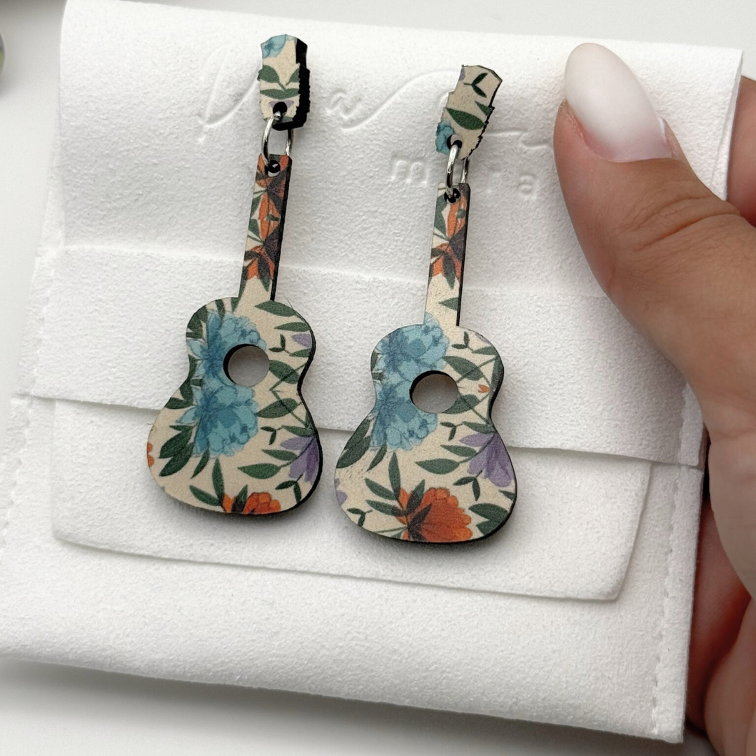 Pendientes Artesanales de madera - Guitarras